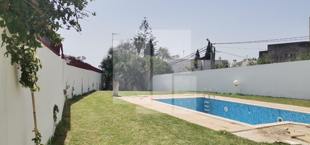 Villa S+5 avec jardin et piscine, Gammarth supérieur