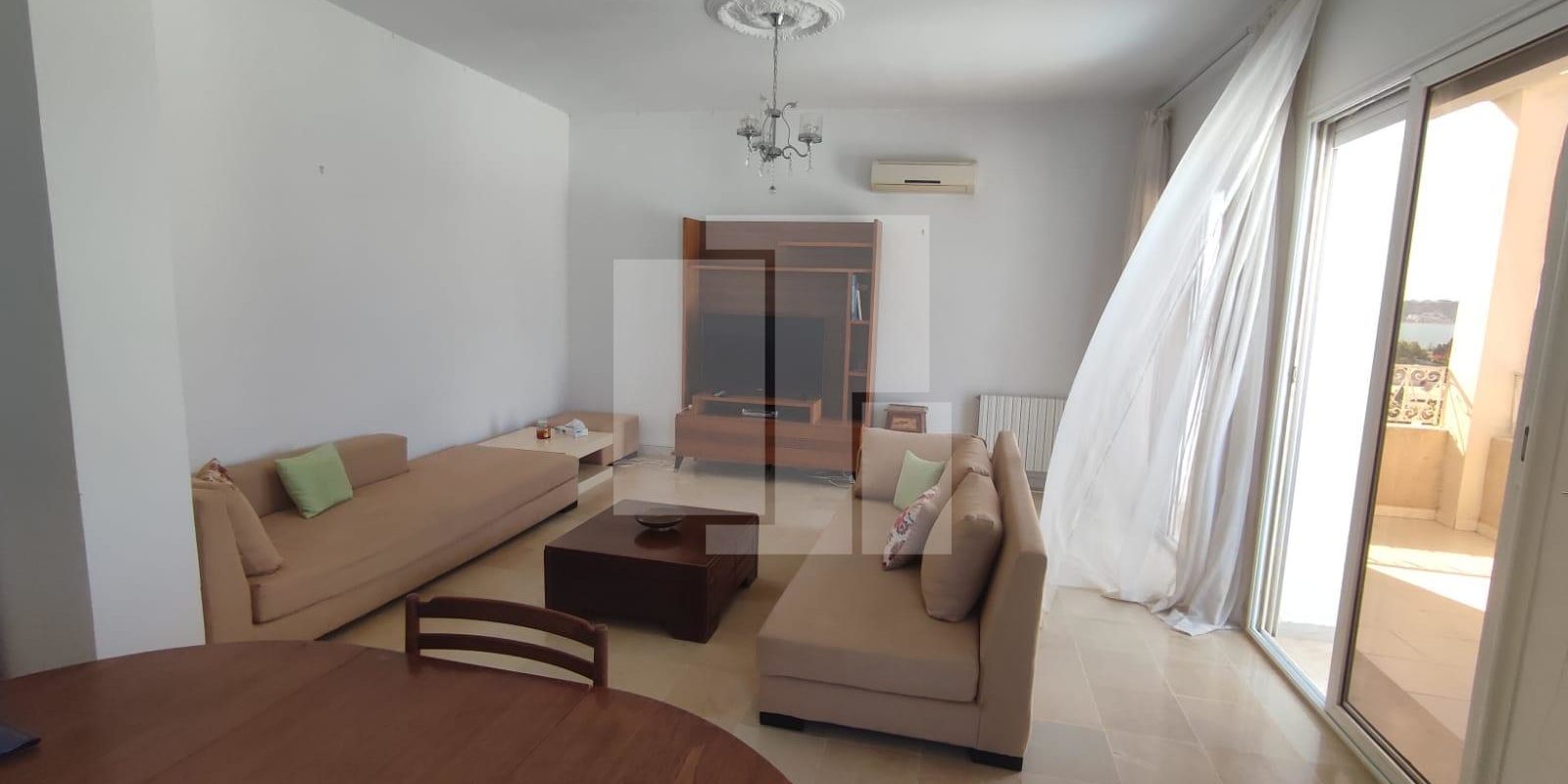 Etage de villa meublé avec vue mer, Marsa Corniche