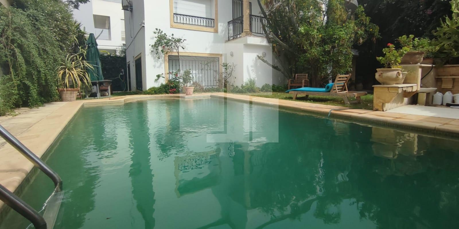 Jolie villa avec piscine, Carthage Salambô
