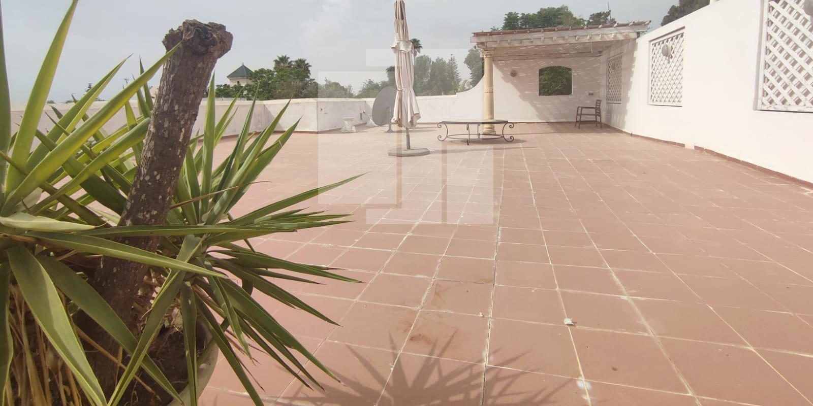 Jolie villa S+3 avec piscine, Carthage Salambô