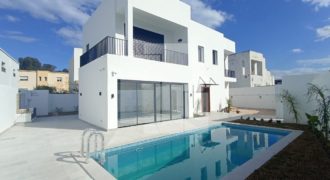 Villa S+3 de haut standing avec piscine, Gammarth