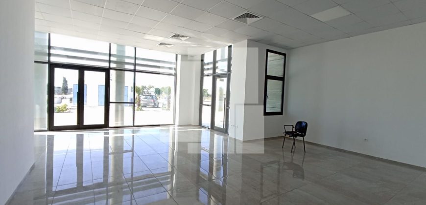 Bureau neuf de 97m², Les Berges du Lac 1