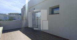 Bureau neuf de 79 m² avec terrasse, Les Berges du lac 1