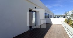 Bureau neuf de 66m² avec terrasse, Les Berges du Lac 1
