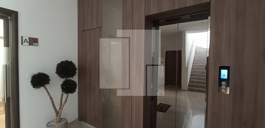 Bureau neuf de 66m² avec terrasse, Les Berges du Lac 1