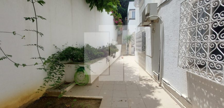 Villa S+5 avec piscine et vue sur mer, Marsa Corniche