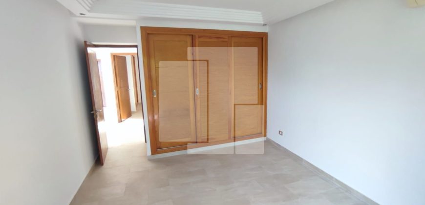 Villa de plain pied S+3, Carthage Dermech avec vue sur mer et port punique