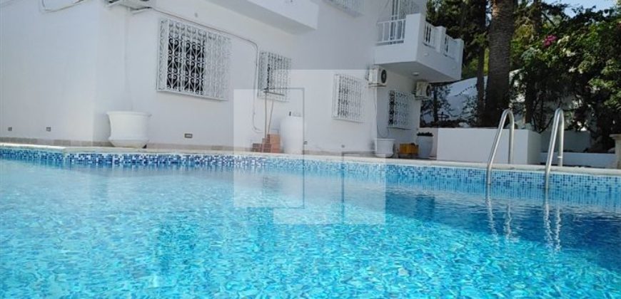 Villa S+4 avec piscine, Gammarth zone touristique