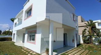 Villa S+4 avec jardin, Gammarth