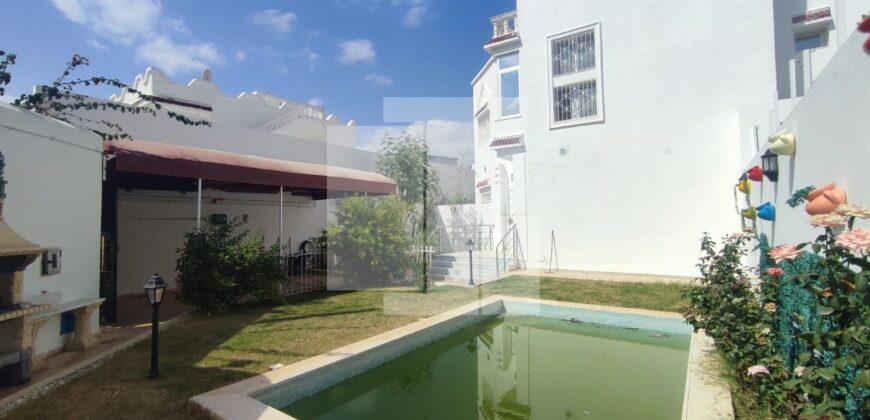 Villa S+3 avec piscine et jardin, Marsa