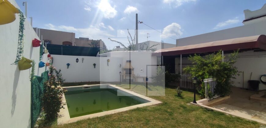 Villa S+3 avec piscine et jardin, Marsa