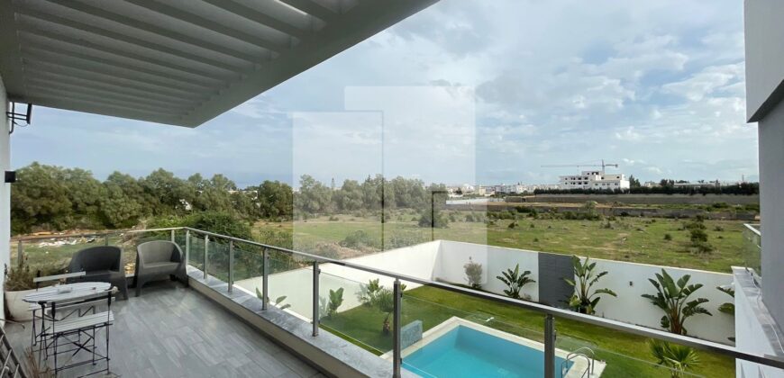 Villa S+4 moderne avec piscine, La Soukra