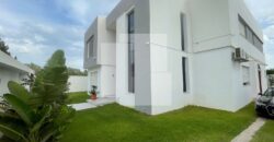 Villa S+4 moderne avec piscine, La Soukra