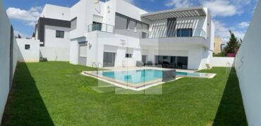 Villa S+4 moderne avec piscine, La Soukra