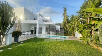 Villa contemporaine S+4 avec piscine, La Soukra