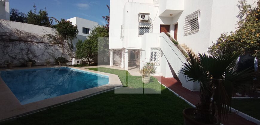 Villa S+6 avec piscine, La Marsa