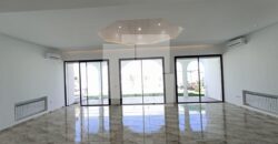 Villa S+4 avec jardin et piscine, La soukra