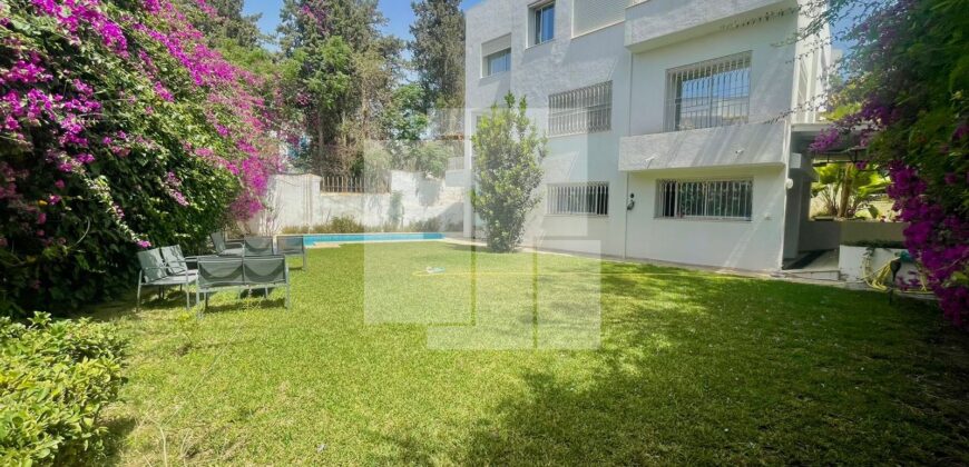 Villa S+5 avec jardin et piscine, Carthage