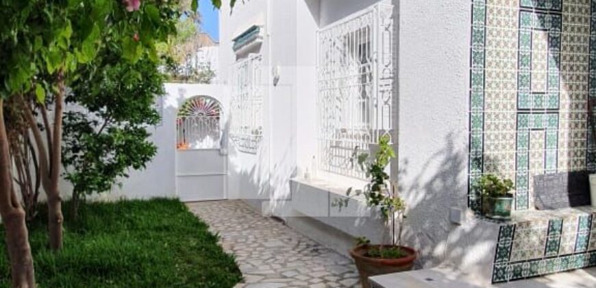 Villa de plain-pied S+2 meublée avec jardin, La Marsa