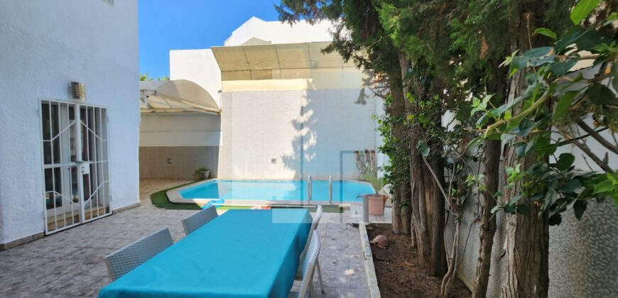Villa S+3 Meublé avec piscine, Marsa
