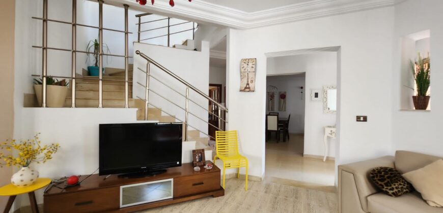Villa S+3 Meublé avec piscine, Marsa