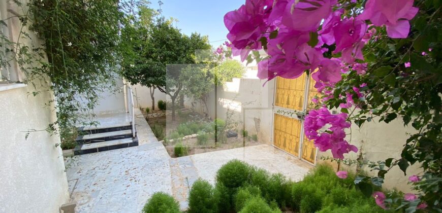 Etage de villa S+3 avec jardin, Carthage Dermech