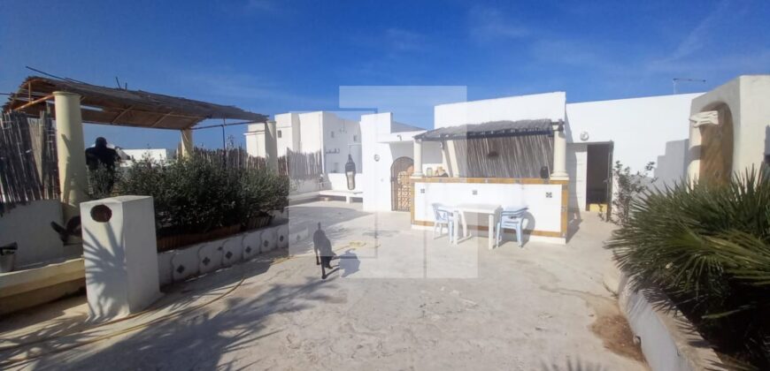 Etage de villa S+5 avec style typique, Marsa Plage