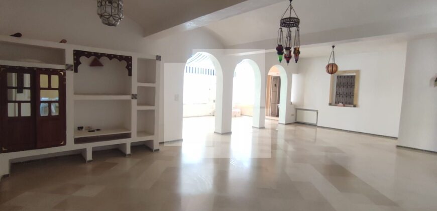 Etage de villa S+5 avec style typique, Marsa Plage