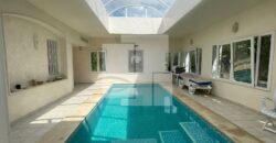 Villa de maître S+4 avec deux piscines, La Soukra