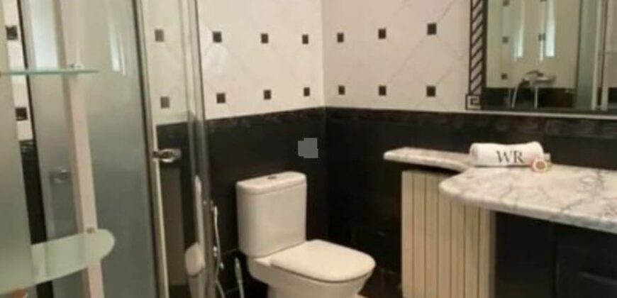 Villa S+5 avec jardin et  piscine, Chotrana