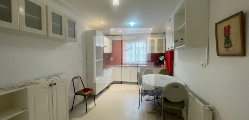 Rez-de-chaussée de villa S+2 avec jardin, Gammarth supérieur