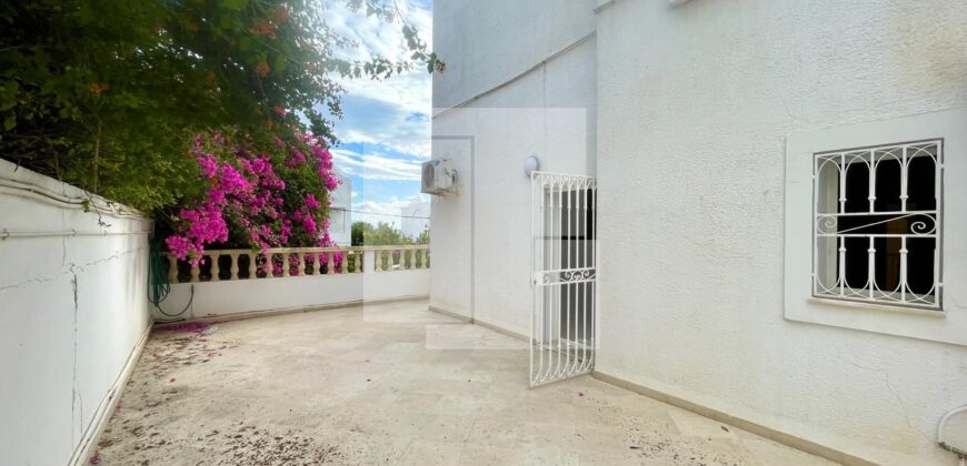 Rez-de-chaussée de villa S+3 spacieux, Gammarth supérieur Rez-de-chaussée de villa S+3 spacieux, Gammarth supérieur