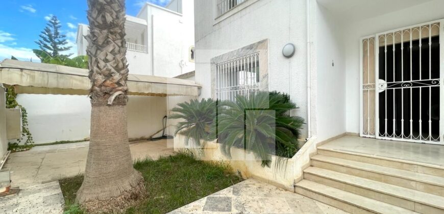 Rez-de-chaussée de villa S+3 spacieux, Gammarth supérieur Rez-de-chaussée de villa S+3 spacieux, Gammarth supérieur