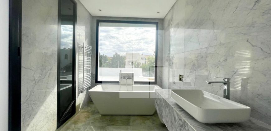 Villa S+5 de luxe avec piscine, Gammarth supérieur Villa S+5 de luxe avec piscine, Gammarth supérieur