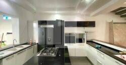 Villa S+5 avec piscine, Gammarth