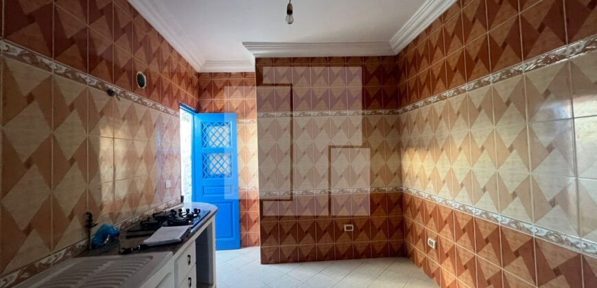 Etage de villa S+3 , Marsa Tabek