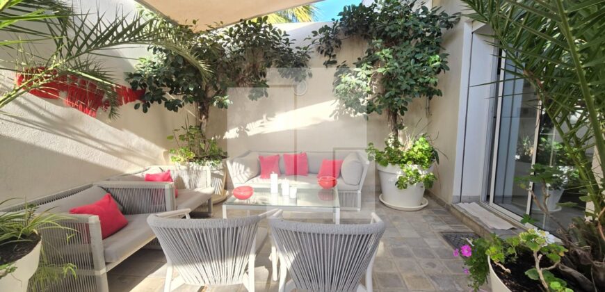 Villa jumelée S+4 avec piscine, La Marsa