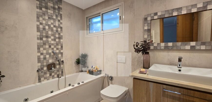 Villa jumelée S+4 avec piscine, La Marsa