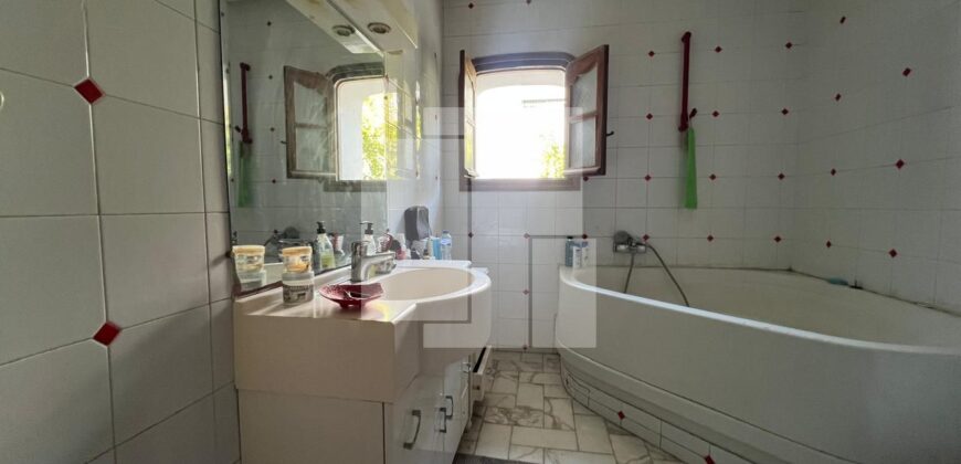 Villa S+8 avec piscine, Marsa Nassim