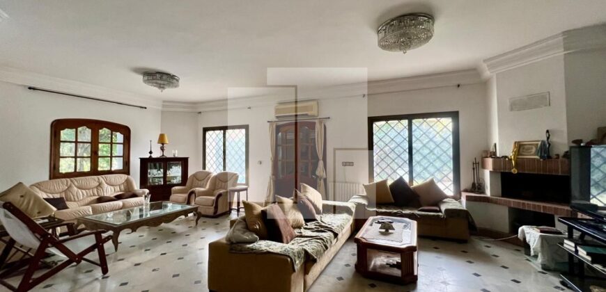 Villa S+8 avec piscine, Marsa Nassim