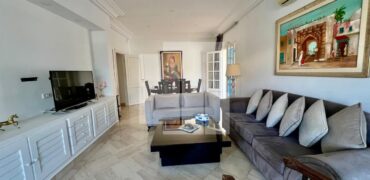 Rez de chaussée de villa S+3 meublé avec jardin, La Marsa