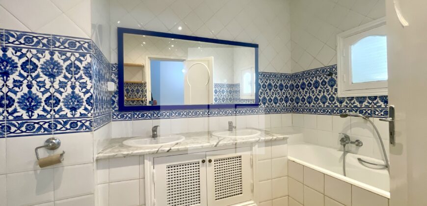 Villa S+3 de plain pied avec jardin, Gammarth supérieur