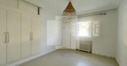 Villa S+3 de plain pied avec jardin, Gammarth supérieur