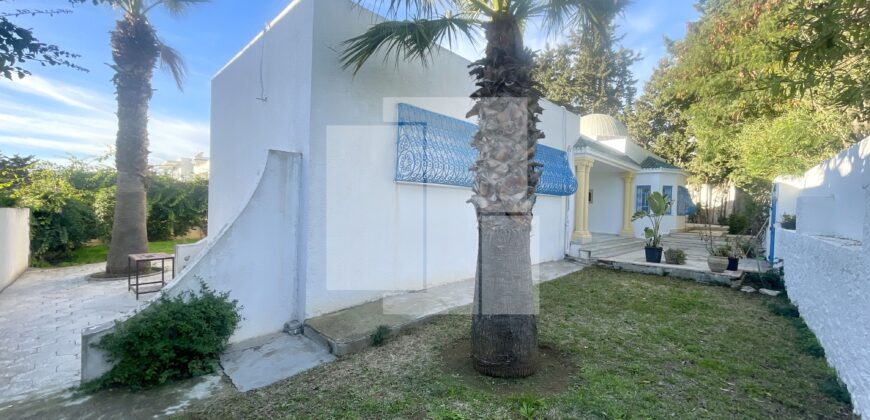 Villa S+3 de plain pied avec jardin, Gammarth supérieur