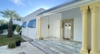 Villa S+3 de plain pied avec jardin, Gammarth supérieur