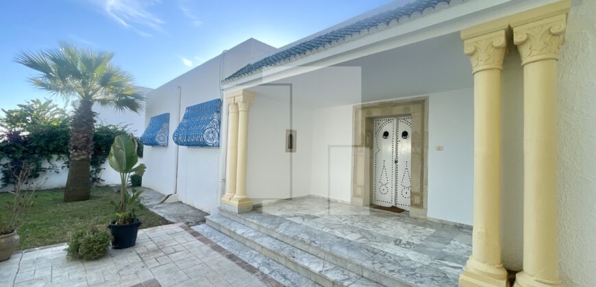 Villa S+3 de plain pied avec jardin, Gammarth supérieur