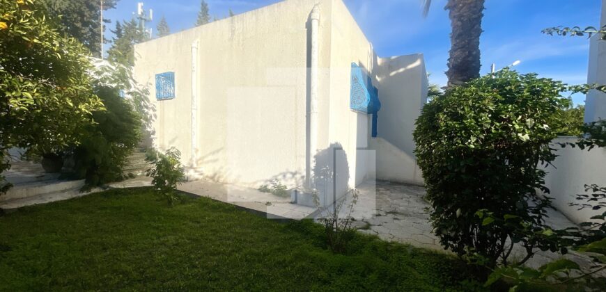 Villa S+3 de plain pied avec jardin, Gammarth supérieur