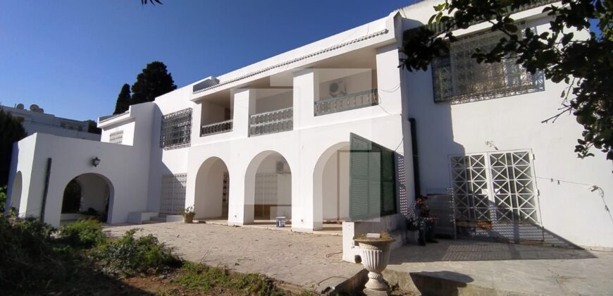 Villa S+4 avec un grand jardin, Carthage Présidence