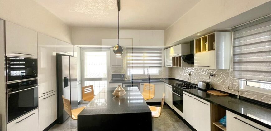 Villa S+4 moderne avec piscine, Gammarth supérieur