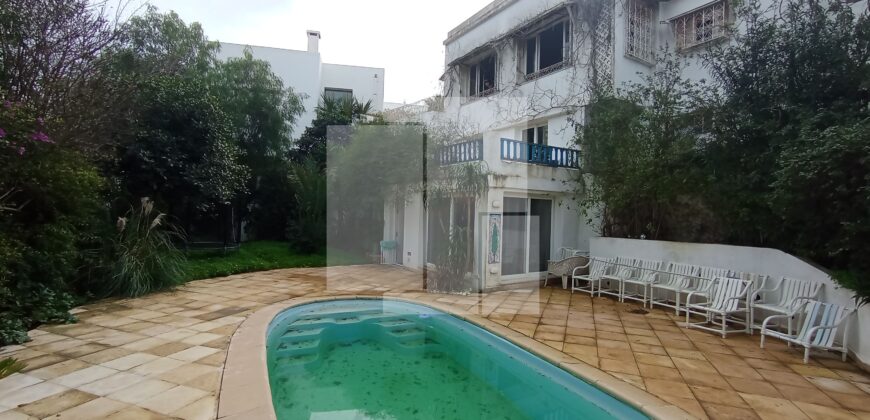 Villa à rénover avec vue degagée,Sidi Bou Said